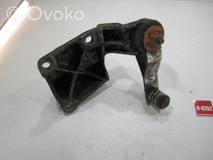 Audi Coupe Supporto di montaggio scatola del cambio 8A0399113C