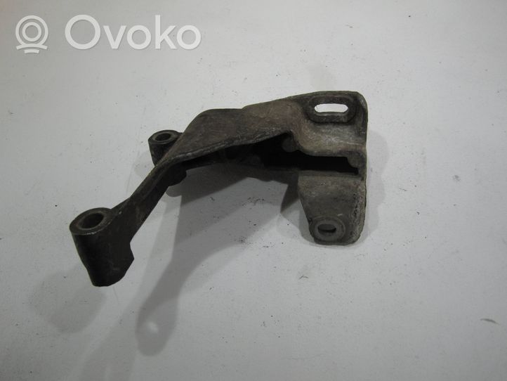 Audi 80 90 S2 B4 Supporto di montaggio della pompa del servosterzo 026145531D