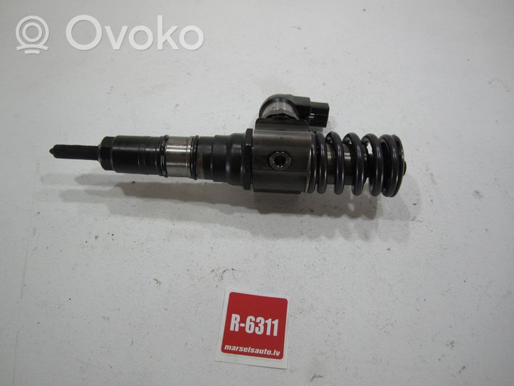 Volkswagen PASSAT B6 Injecteur de carburant 000130073SX