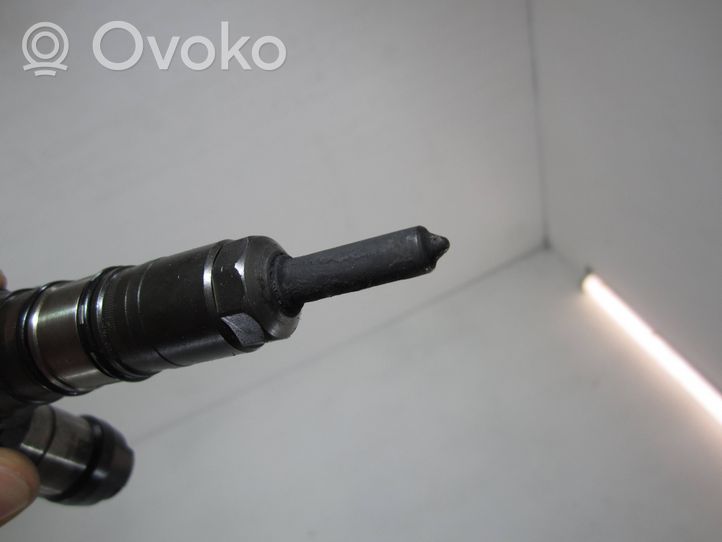 Volkswagen PASSAT B6 Injecteur de carburant 000130073SX