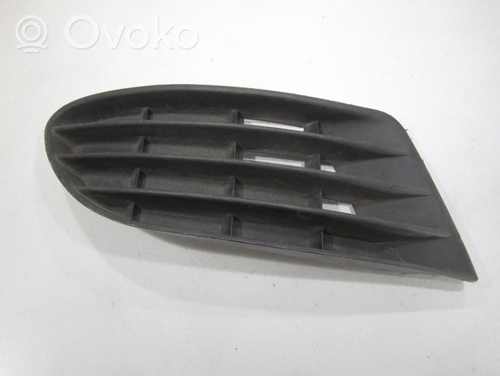 Volkswagen Golf Plus Grille antibrouillard avant 5M0853665