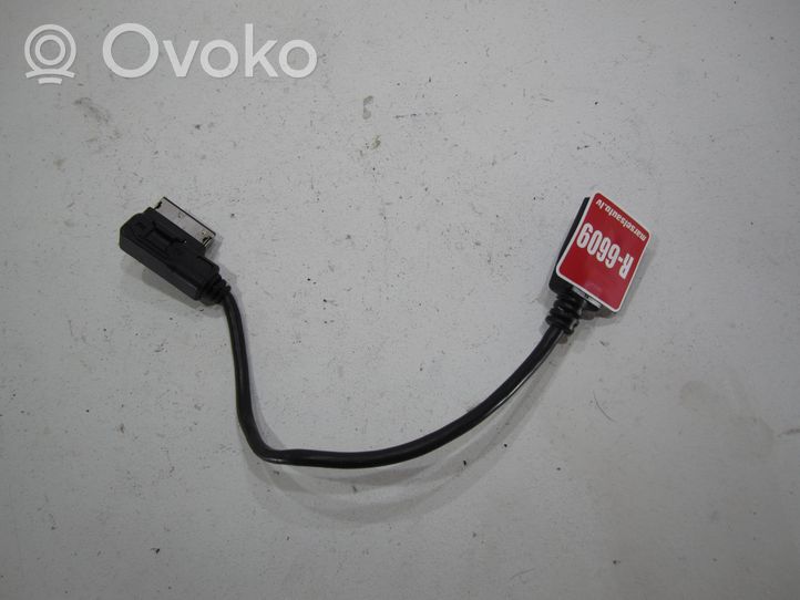 Volkswagen Golf VI Connettore plug in USB 5N0035558