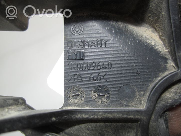 Volkswagen Golf VI Muu takaiskunvaimentimien osa 1K0609640