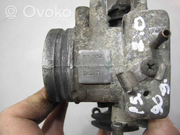 Volkswagen PASSAT B3 Throttle valve 037063T