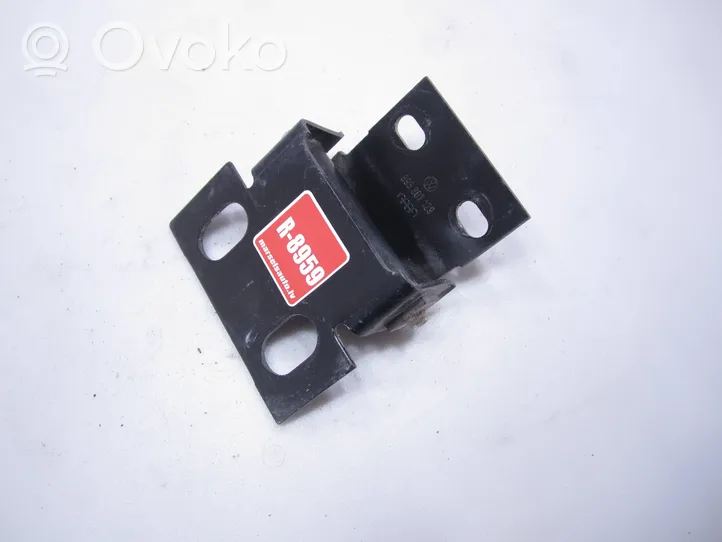 Audi 80 90 B3 Etupuskurin kannake 893807129