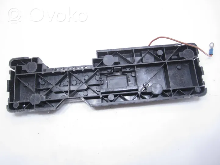 Audi 80 90 B2 Porte ampoule de feu arrière 811945222A