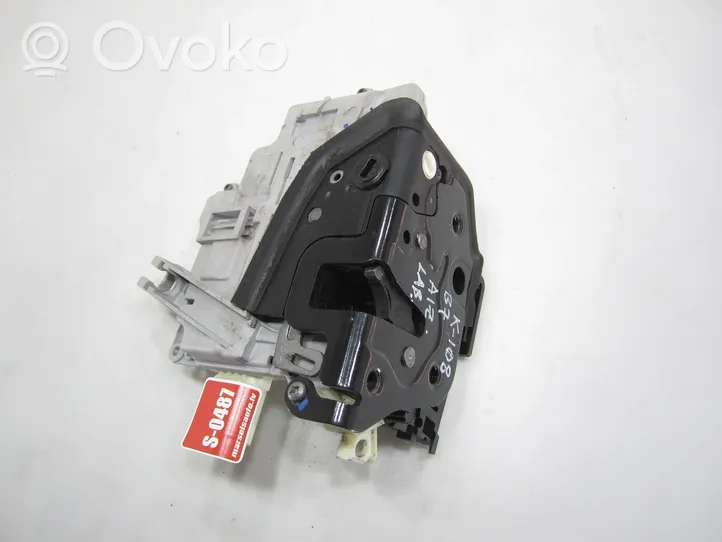 Volkswagen PASSAT B7 Rear door lock 3C4839016A