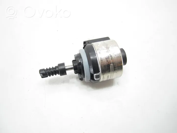 Volkswagen PASSAT B7 Headlight level adjustment motor 89022080