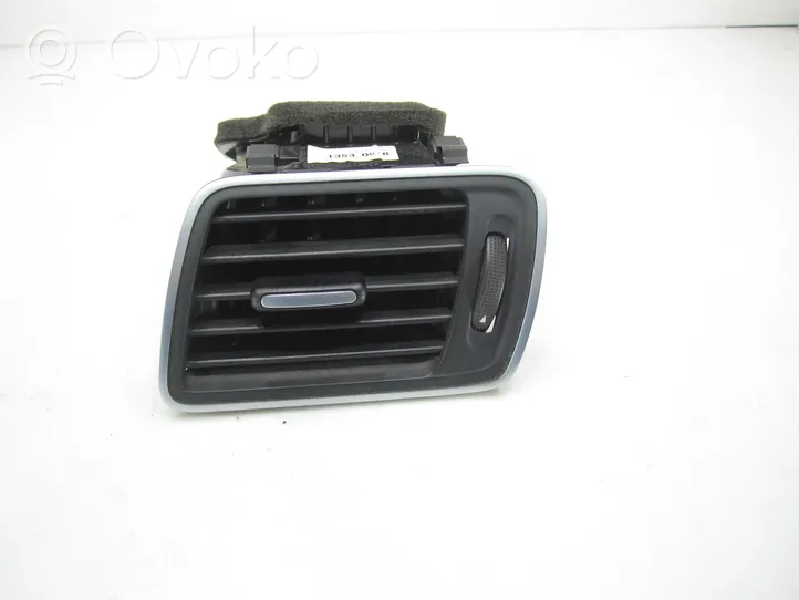 Volkswagen PASSAT B7 Copertura griglia di ventilazione laterale cruscotto 3AB819701A