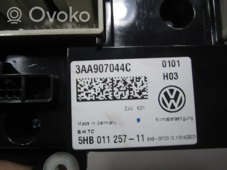 Volkswagen PASSAT B7 Climate control unit 3AA907044C