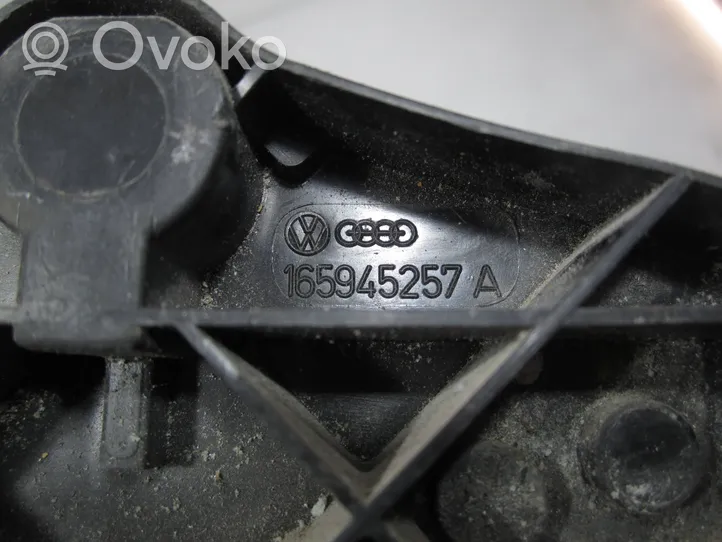 Volkswagen Jetta II Porte ampoule de feu arrière 165945257A