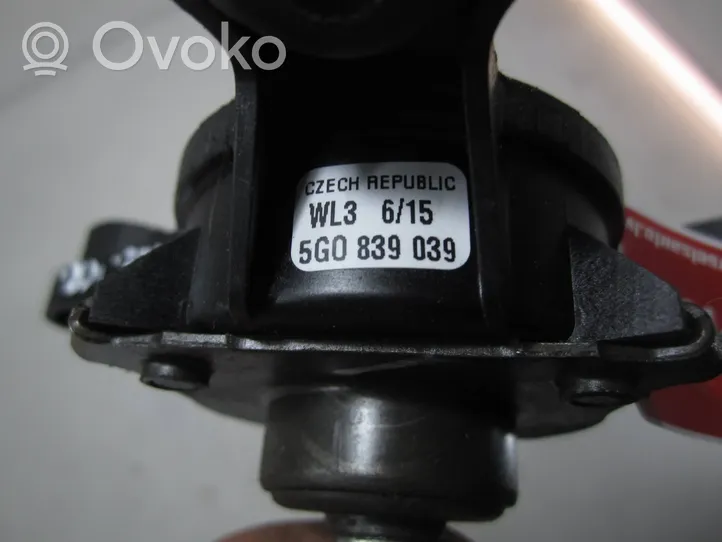 Volkswagen Golf VII Przełącznik / Przycisk otwierania szyb 5G0839039