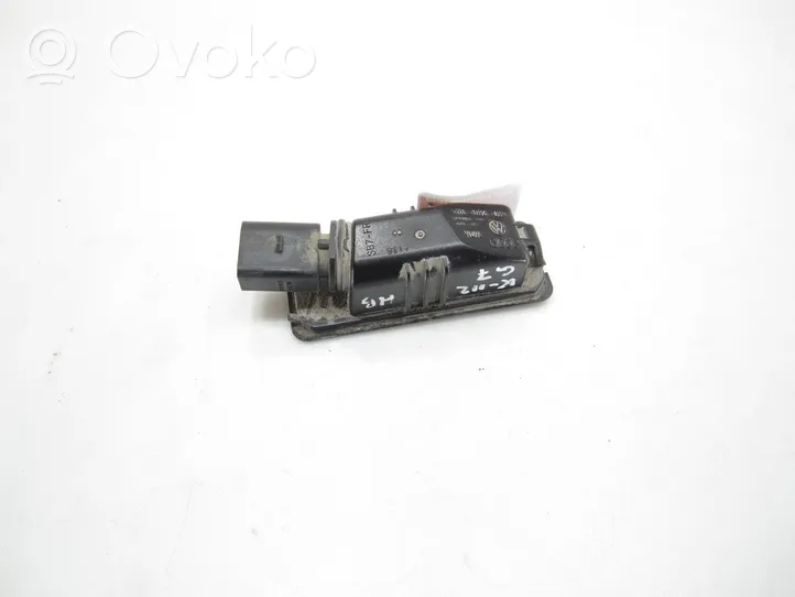 Volkswagen Golf VII Lampa oświetlenia tylnej tablicy rejestracyjnej 1K8943021