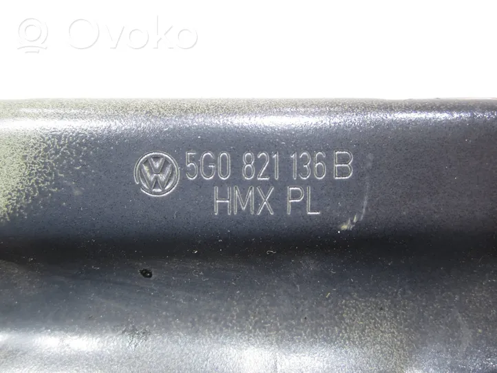 Volkswagen Golf VII Supporto di montaggio del parafango 5G0821136B