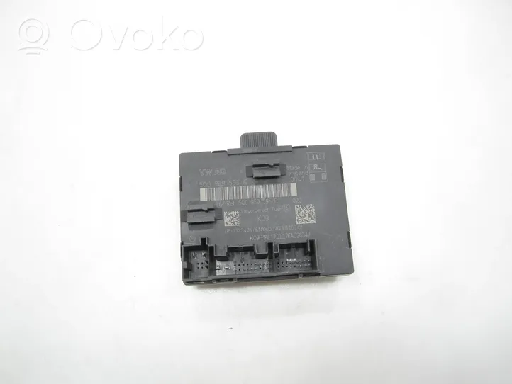 Volkswagen PASSAT B8 Door control unit/module 5Q0959595E