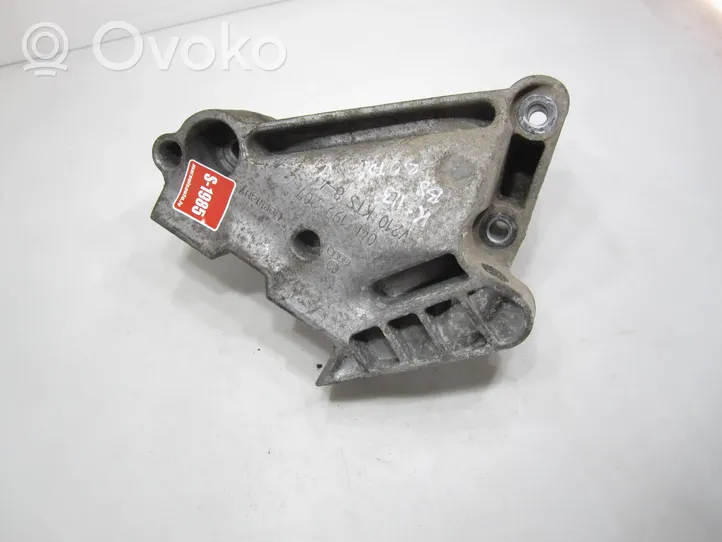 Volkswagen PASSAT B8 Engine mount bracket 04L199207