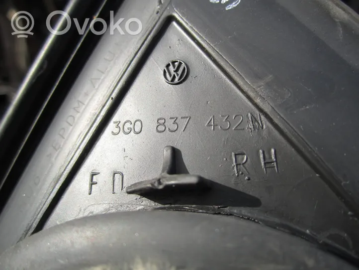 Volkswagen PASSAT B8 Guma sandarinimo priekinių durų (prie stiklo) 3G0837432N