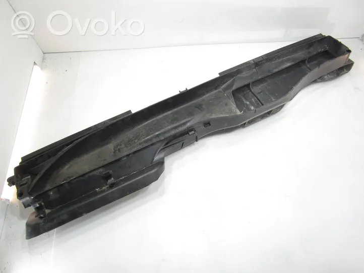 Volkswagen PASSAT B8 Oro paėmimo kanalo detalė (-ės) 5Q0129254A