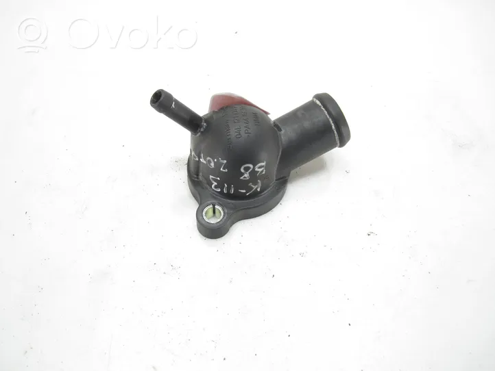 Volkswagen PASSAT B8 Tuyau de liquide de refroidissement moteur 04L121131AB