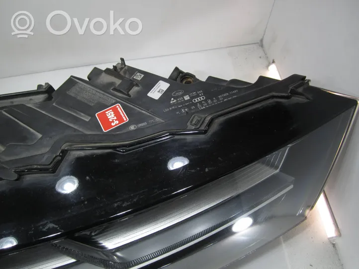 Audi Q7 4M Lampa przednia 4M0941036