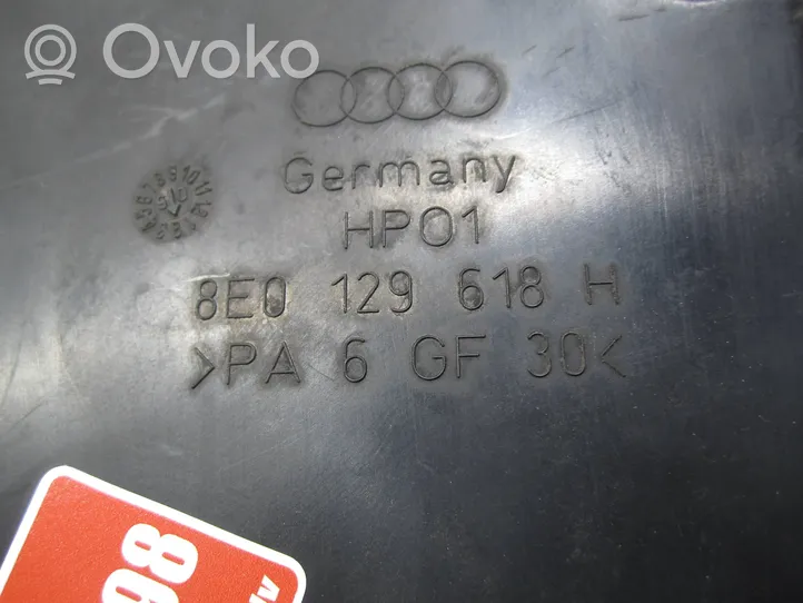 Audi A4 S4 B7 8E 8H Oro paėmimo kanalo detalė (-ės) 8E0129617D