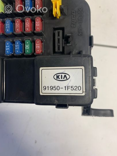 KIA Sportage Блок предохранителей 919501F520