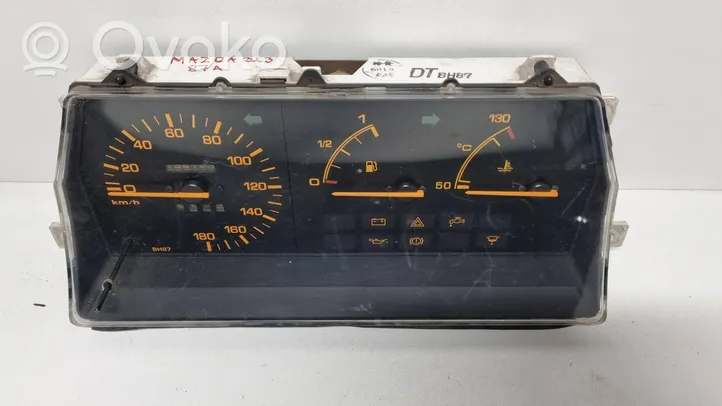 Mazda 323 Compteur de vitesse tableau de bord 