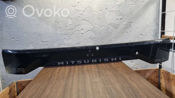 Mitsubishi Pajero Set rivestimento portellone posteriore/bagagliaio MR245223