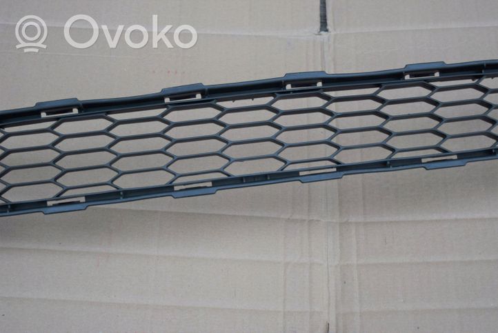 Nissan Leaf I (ZE0) Grille inférieure de pare-chocs avant 622563NF5A