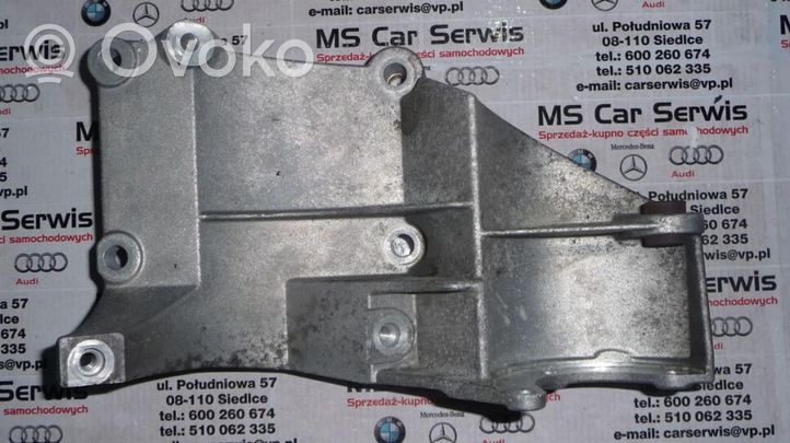 Volkswagen Touareg I Engine mounting bracket 077260885M