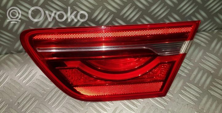 Jaguar XE Lampy tylnej klapy bagażnika 