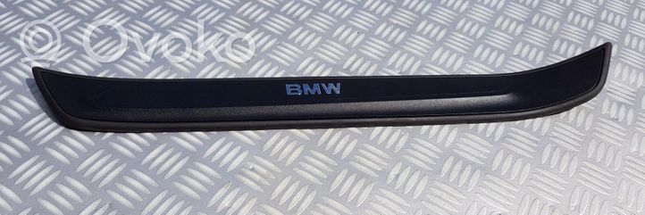BMW X1 E84 Sivuhelman/astinlaudan suoja 2990843