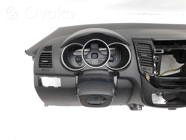 KIA Venga Tableau de bord 847111P000