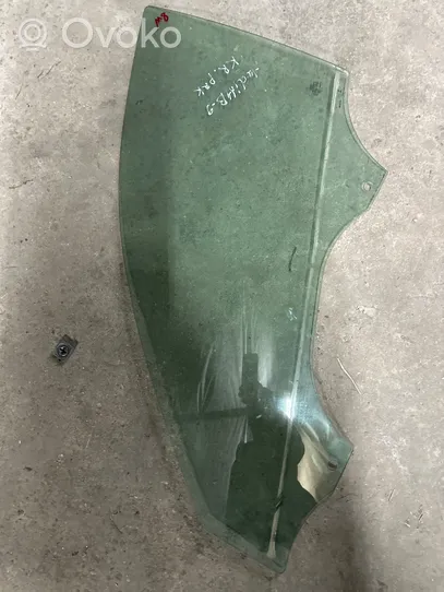 Audi A4 S4 B9 Front door window glass four-door 8W0845201