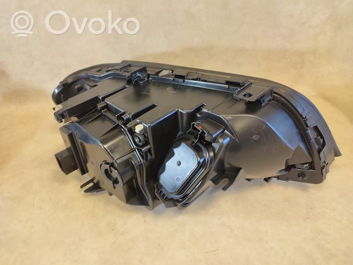 BMW X5 E53 Lampa przednia 63117166803