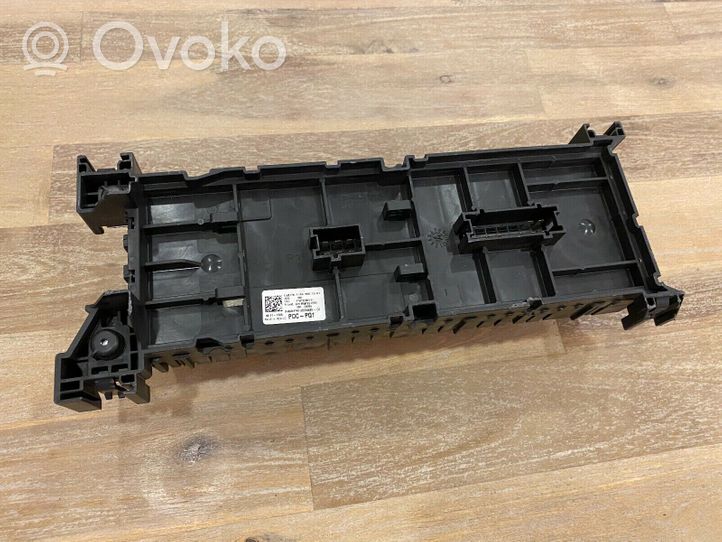 Mercedes-Benz ML W166 Fuse module A1669063901