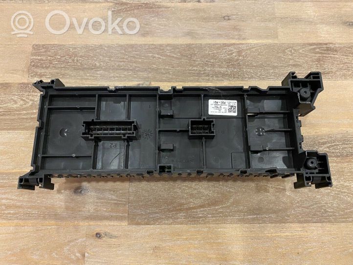 Mercedes-Benz ML W166 Fuse module A1669063901