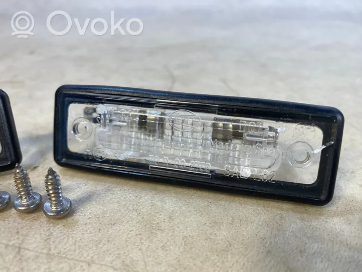 BMW 7 E23 Lampa oświetlenia tylnej tablicy rejestracyjnej 63261354665