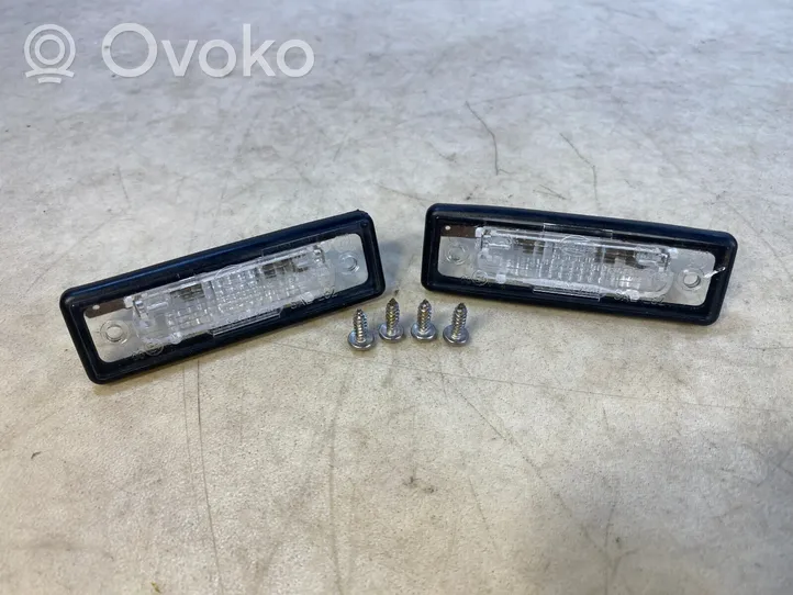 BMW 7 E23 Lampa oświetlenia tylnej tablicy rejestracyjnej 63261354665