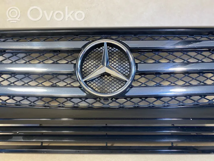 Mercedes-Benz G W461 463 Grotelės priekinės A4638880051