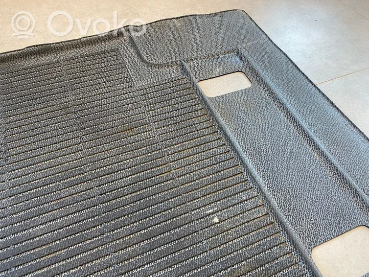 Mercedes-Benz G W461 463 Doublure de coffre arrière, tapis de sol A4636840005