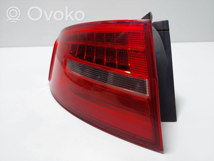 Audi A4 S4 B8 8K Aizmugurējais lukturis virsbūvē 2SK01091603