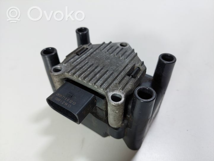 Audi A4 S4 B5 8D Sytytyksen vahvistimen ohjainlaite 0040402003