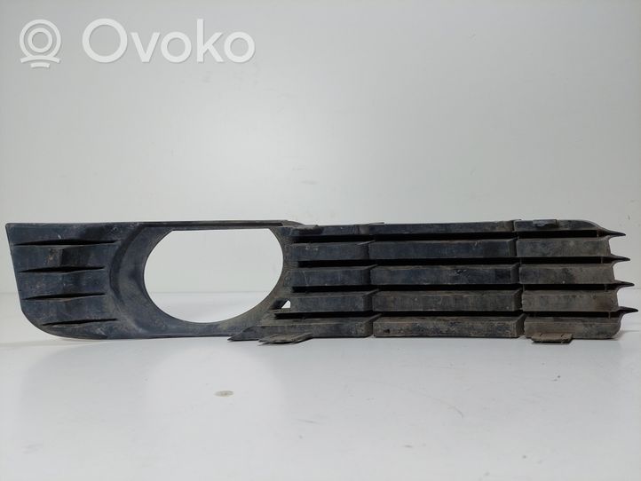 Audi A8 S8 D3 4E Grille antibrouillard avant 4E0807681A