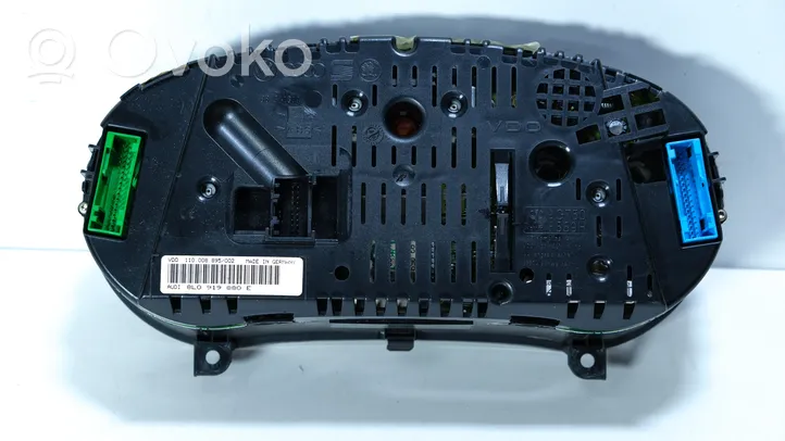 Audi A3 S3 8L Spidometrs (instrumentu panelī) 8L0919880E