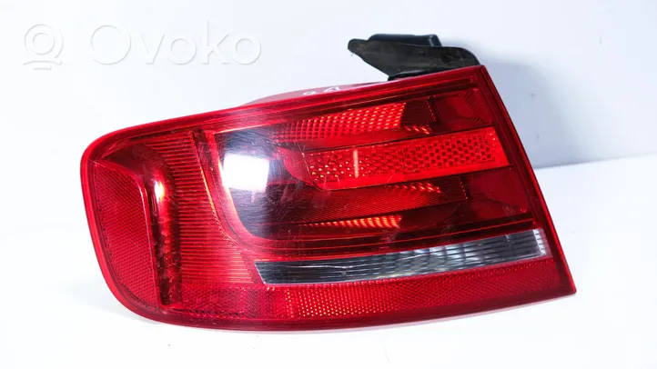 Audi A4 S4 B8 8K Aizmugurējais lukturis virsbūvē 00968605