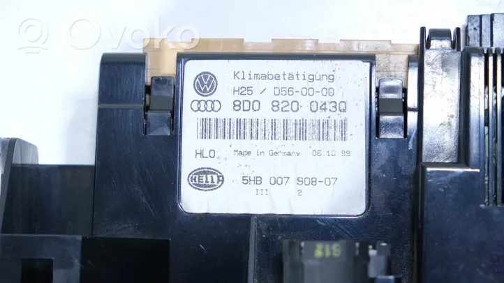 Audi A4 S4 B5 8D Panel klimatyzacji 8D0820043Q