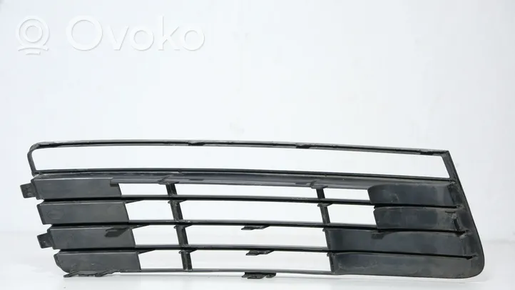 Audi Q7 4L Grille inférieure de pare-chocs avant 4L0807697