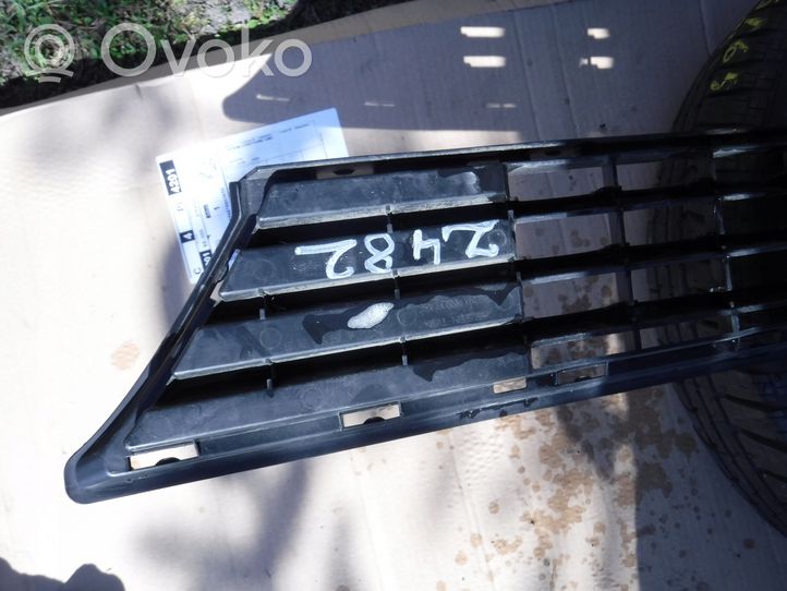 Mercedes-Benz A W169 Grille inférieure de pare-chocs avant A1698850123