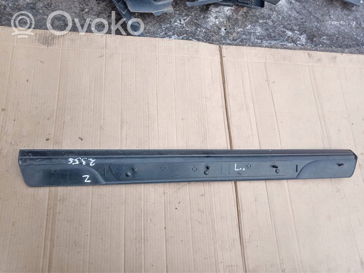 BMW 3 E46 Etuoven kynnyksen suojalista 8204113